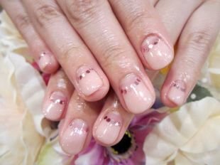 Свадебный маникюр на короткие ногти, французский маникюр (френч) на коротких ногтях, фото 4